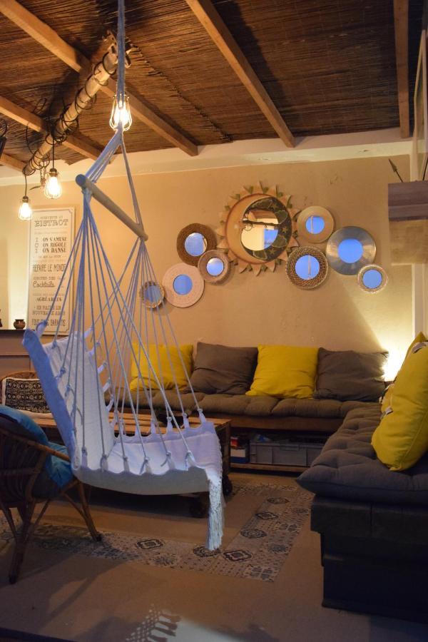 艾格-莫尔特Le Petit Patio住宿加早餐旅馆 外观 照片
