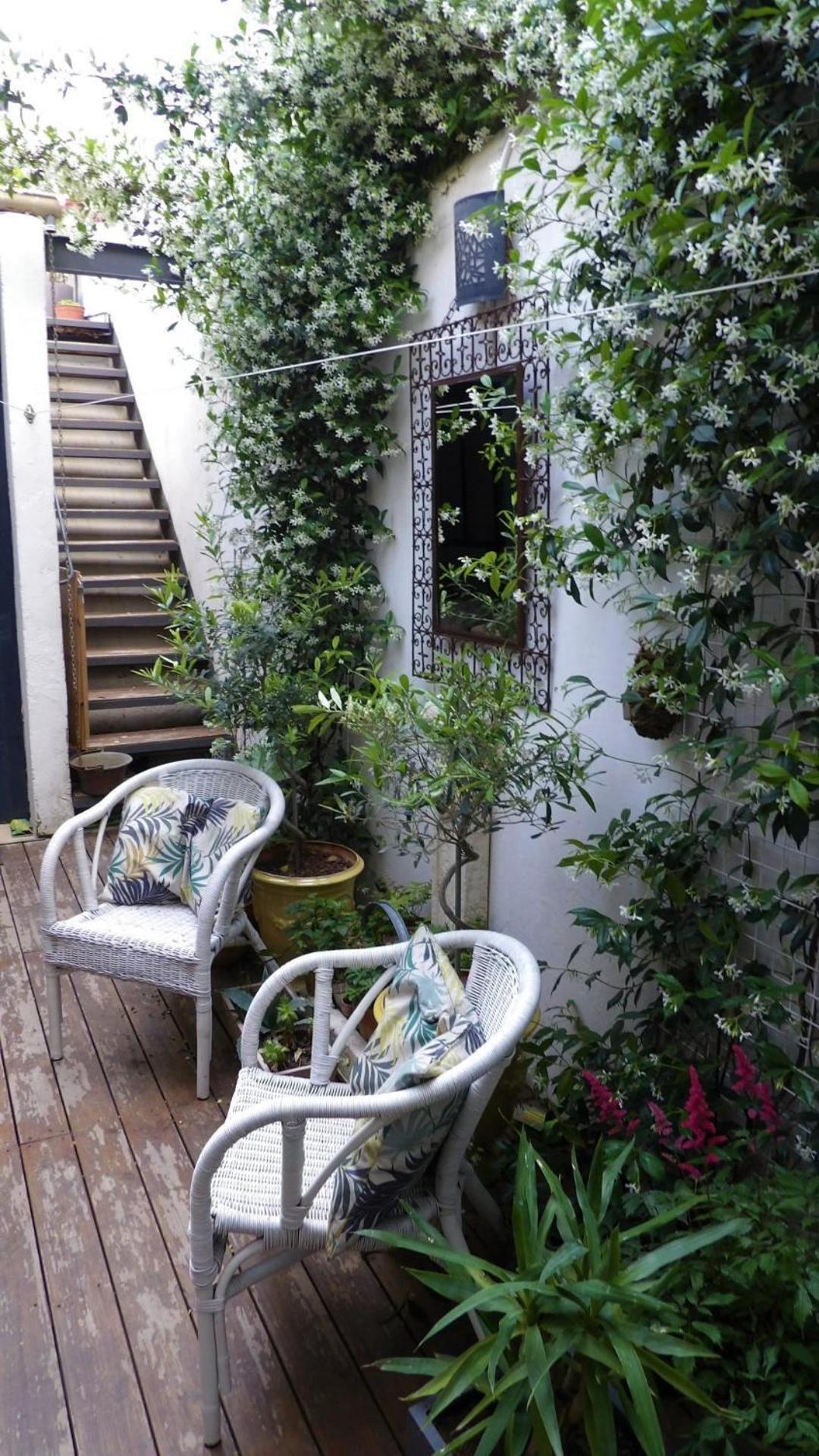 艾格-莫尔特Le Petit Patio住宿加早餐旅馆 外观 照片
